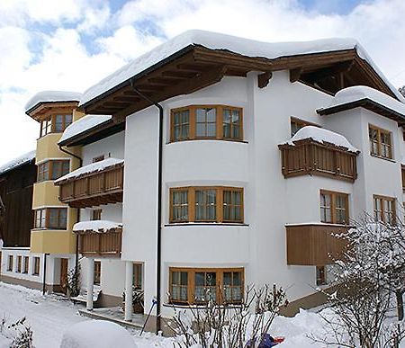 Апартаменты Hof Am Arlberg - Familie Walter Санкт-Антон-ам-Арльберг Экстерьер фото