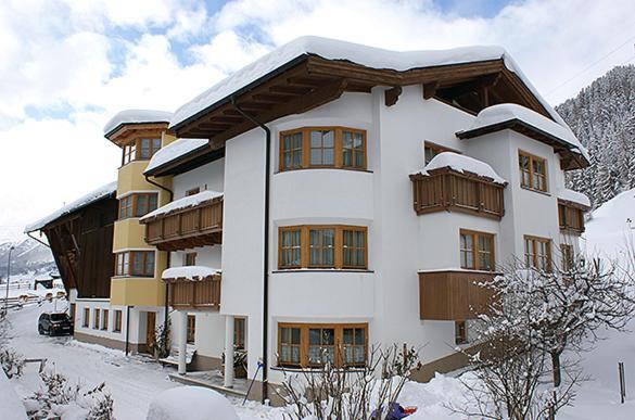 Апартаменты Hof Am Arlberg - Familie Walter Санкт-Антон-ам-Арльберг Экстерьер фото